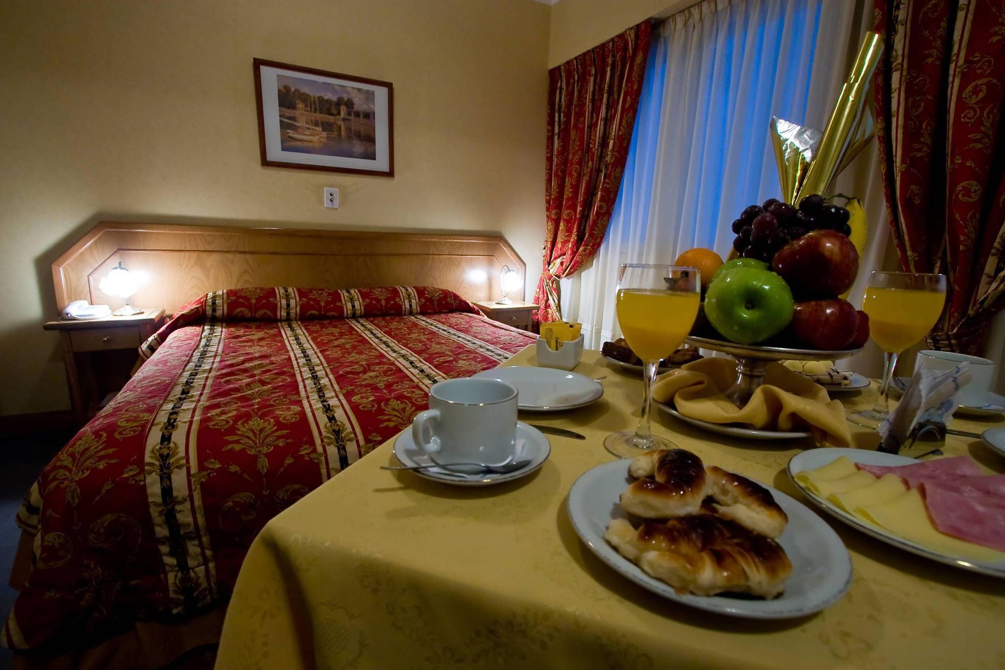 Astor Hotel 4*